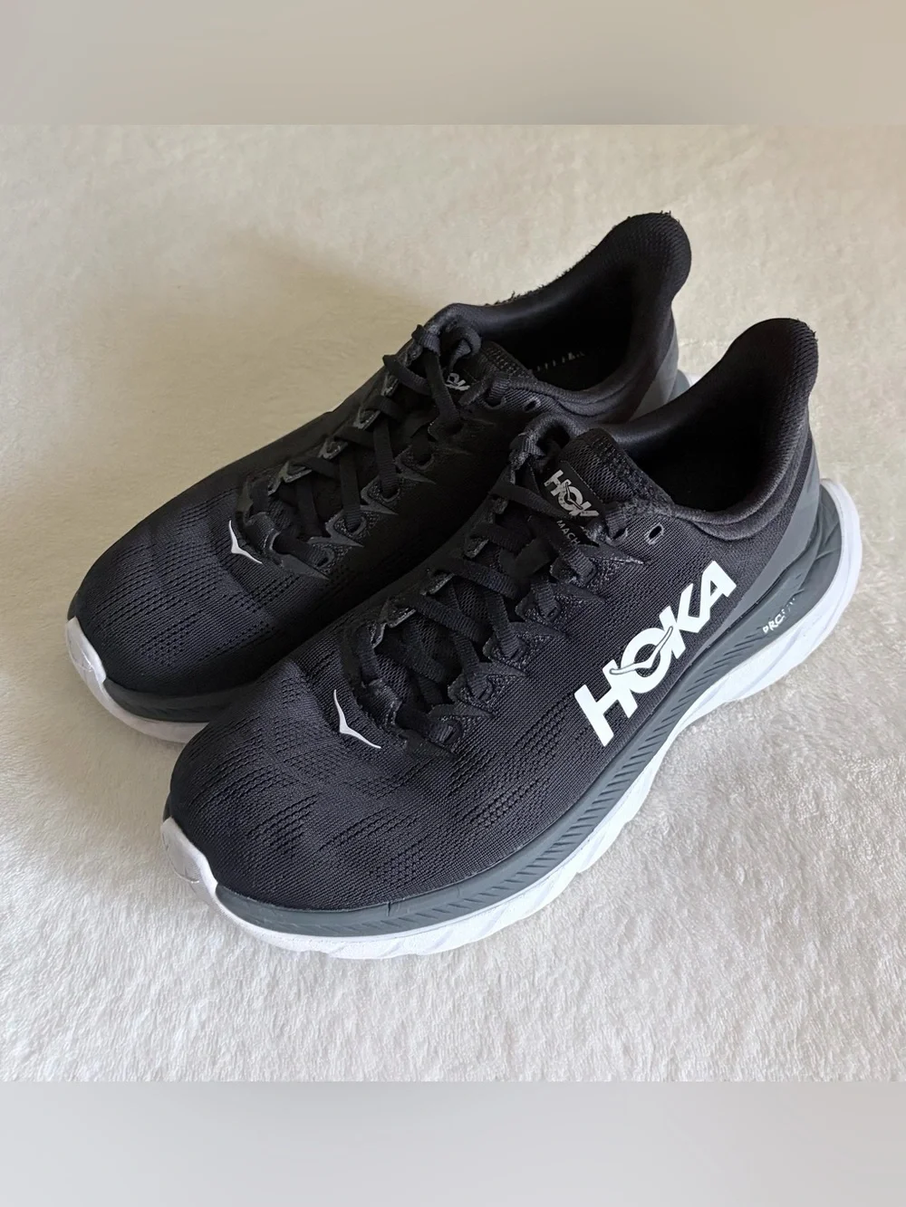 Hoka Mach 4 Black and White Running Sneakers Sz 9.5‎